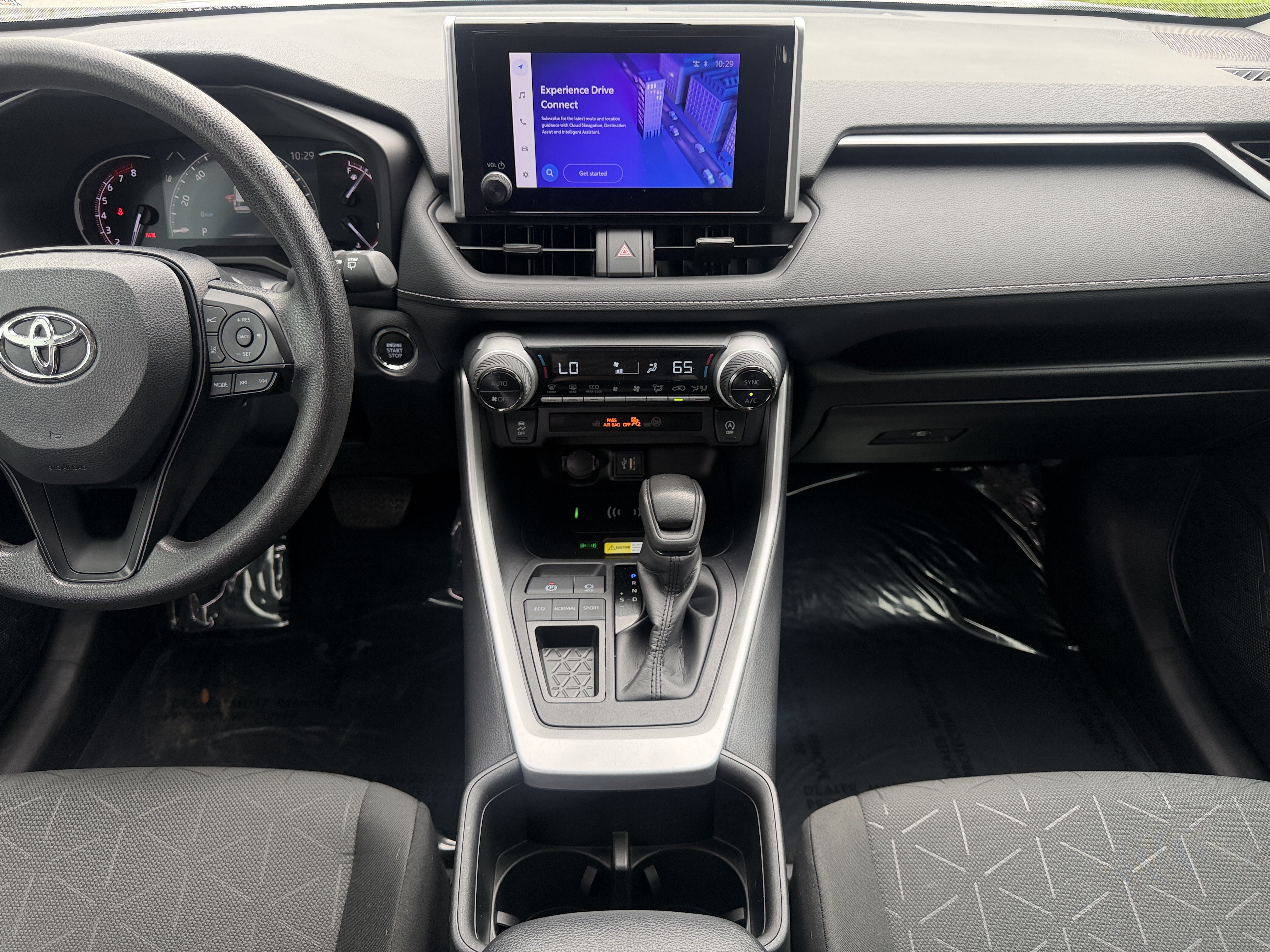 Used 2024 Toyota RAV4 XLE w/ Convenience Package FWD image 16