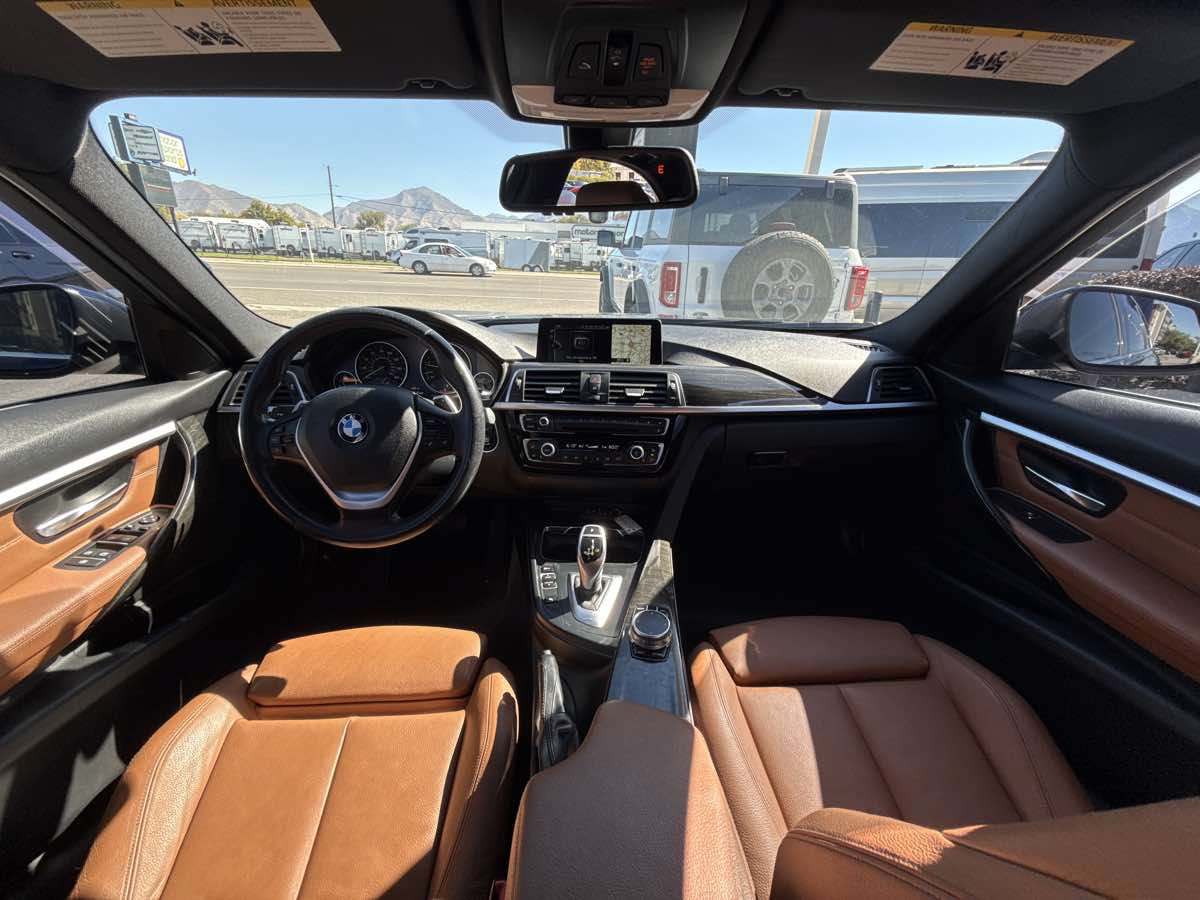 Used 2017 BMW 330i xDrive Sedan AWD/4WD image 16