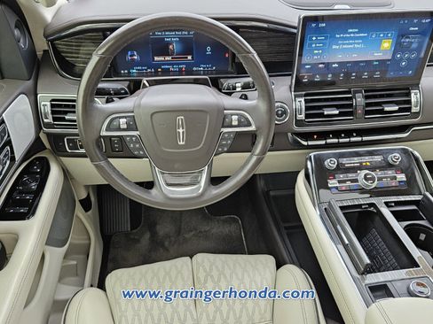 Used 2022 Lincoln Navigator Black Label image 12