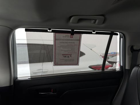 Certified 2022 Toyota Highlander XLE image 12