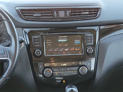 Used 2022 Nissan Rogue Sport SV w/ Technology Package image 9