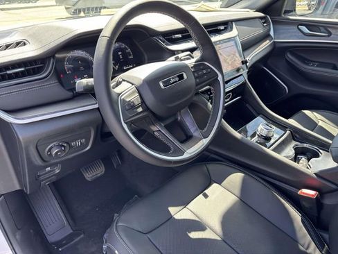 New 2026 Jeep Grand Cherokee Limited AWD/4WD image 16