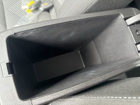 New 2027 Chevrolet Bolt LT w/ Comfort Package image 28