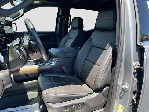 Used 2025 Chevrolet Silverado 1500 High Country AWD/4WD image 16