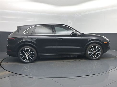 Used 2020 Porsche Cayenne S image 48