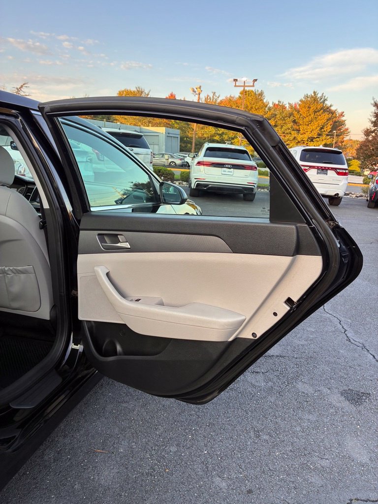 Used 2018 Hyundai Sonata SE FWD image 23