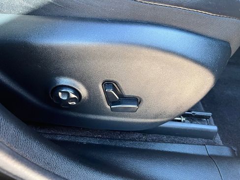 Used 2018 Jeep Cherokee Overland w/ Technology Group image 37