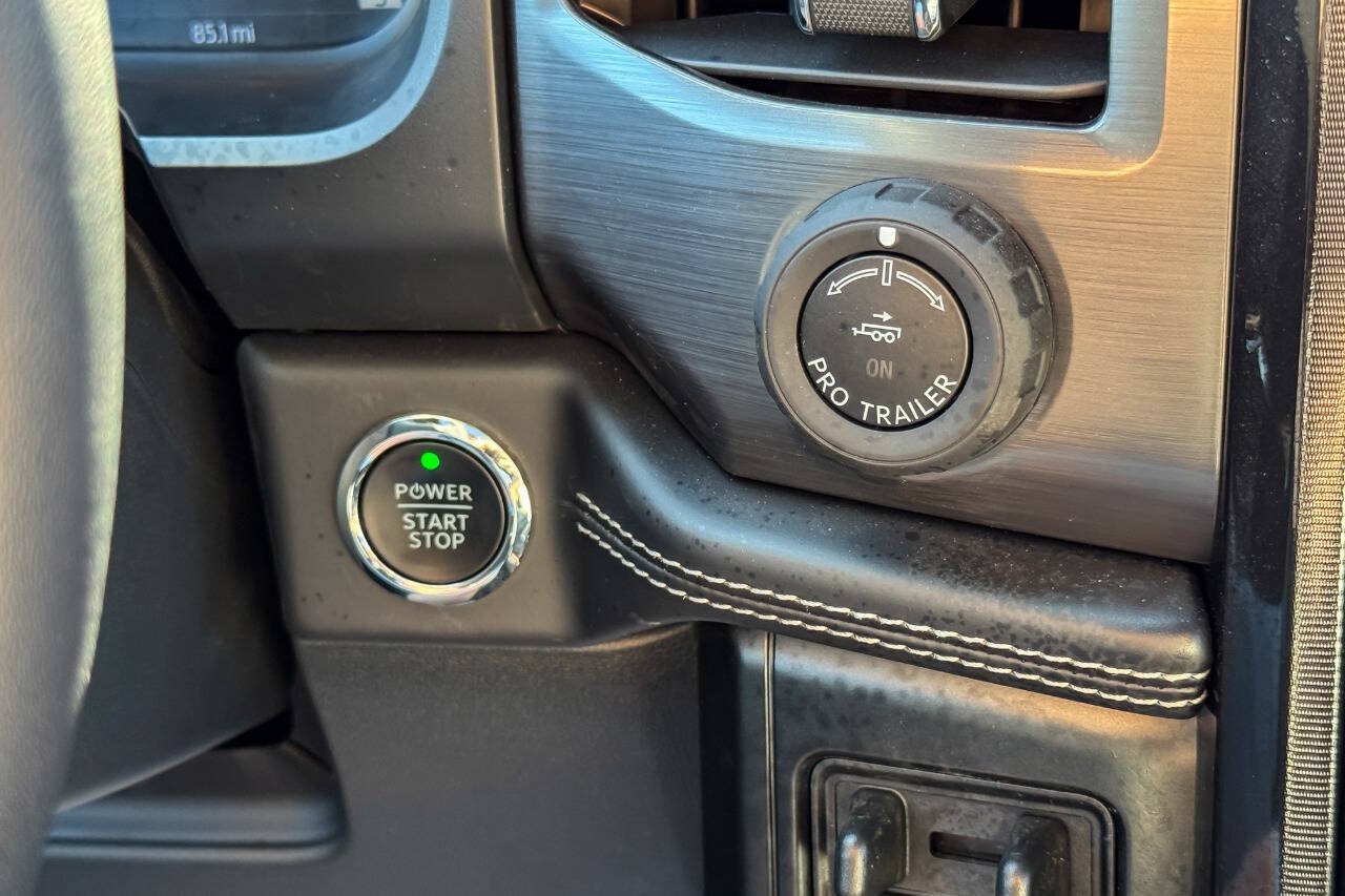 Used 2023 Ford F150 Lightning Platinum AWD/4WD image 41