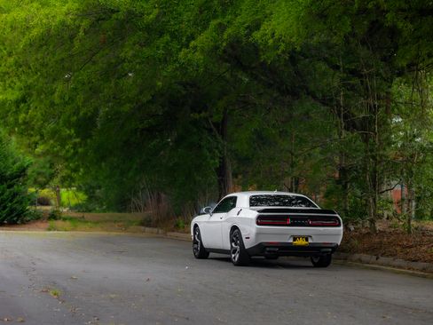 Used 2018 Dodge Challenger SXT Plus RWD image 37