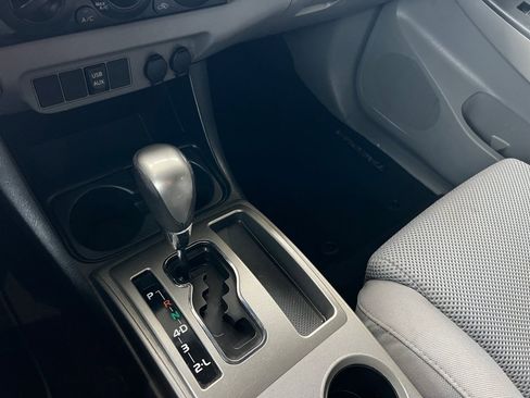 Used 2012 Toyota Tacoma PreRunner image 33