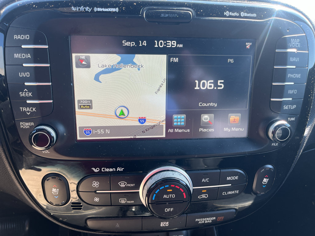 Used 2015 Kia Soul + w/ Primo Package FWD image 13