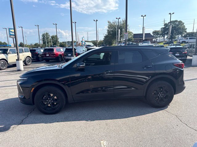 Used 2023 Chevrolet Blazer LT w/ Midnight/Sport Edition FWD image 7