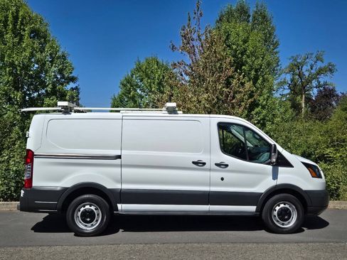 Used 2018 Ford Transit 150 130 Low Roof RWD image 5