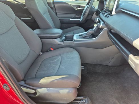 Used 2025 Toyota RAV4 XLE AWD/4WD image 24