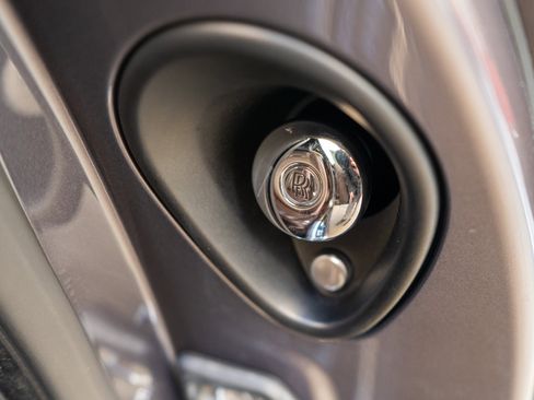 Used 2016 Rolls-Royce Wraith image 45