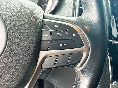 Used 2020 Jeep Grand Cherokee Limited RWD image 38