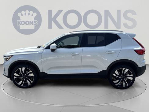 Certified 2023 Volvo XC40 B5 Plus w/ Protection Package Premier AWD/4WD image 13
