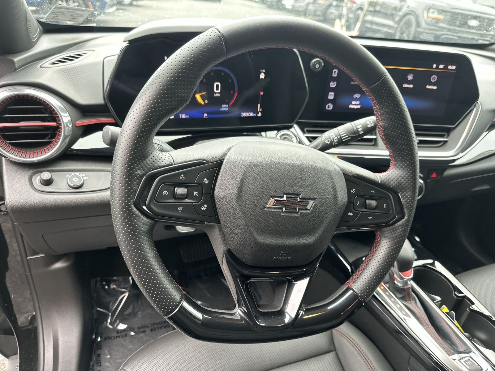 Used 2025 Chevrolet Trax RS w/ Sunroof Package FWD image 17