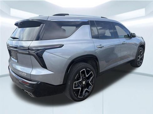 Used 2025 Chevrolet Traverse High Country w/ LPO, Cargo Package FWD image 8