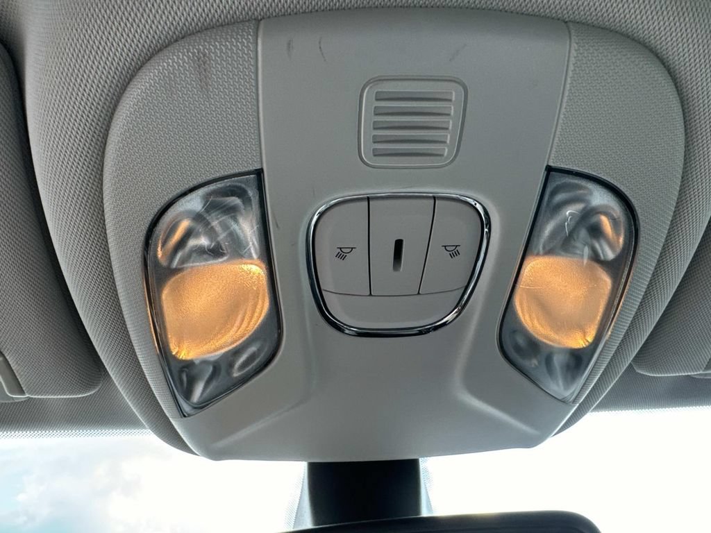 Used 2020 Jeep Compass Latitude AWD/4WD image 37