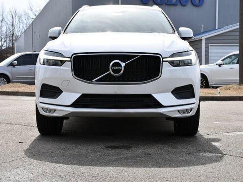 Used 2021 Volvo XC60 T5 Momentum w/ Premium Package image 2