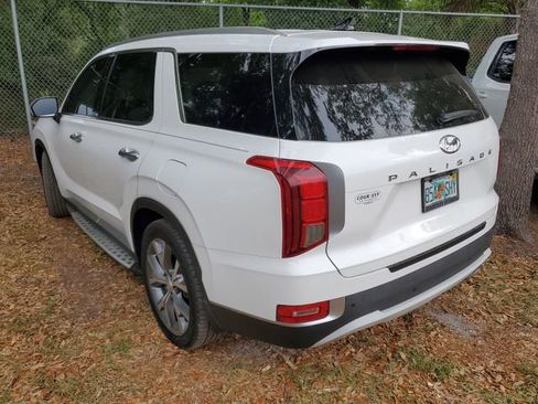 Used 2021 Hyundai Palisade SEL w/ Premium Package FWD image 3