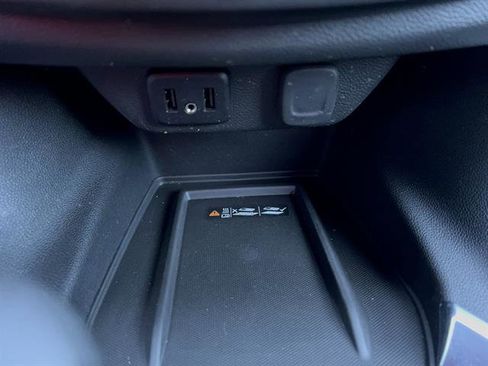 Used 2022 Chevrolet Traverse LT image 30