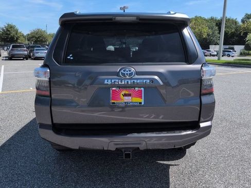 Used 2018 Toyota 4Runner SR5 RWD image 5