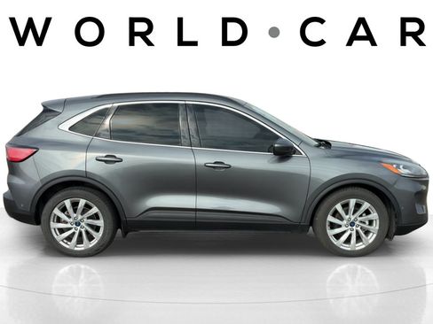 Used 2021 Ford Escape Titanium w/ Titanium Elite Package FWD image 2