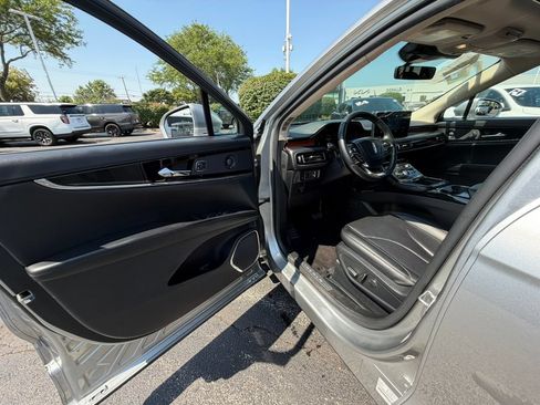 Used 2021 Lincoln Nautilus Reserve AWD/4WD image 25