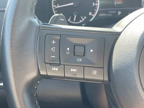 Used 2025 Nissan Pathfinder SV FWD image 15
