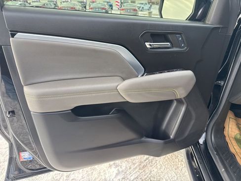 Used 2024 Chevrolet Colorado ZR2 w/ Technology Package image 22