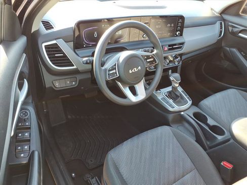 Used 2026 Kia Seltos LX FWD image 18