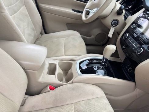 Used 2014 Nissan Rogue S FWD image 24