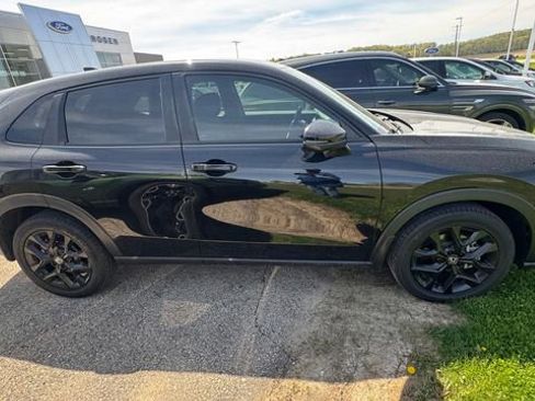 Used 2025 Honda HR-V Sport image 2