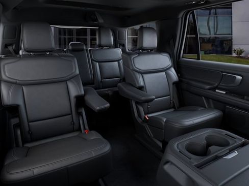 New 2027 Ford Expedition Platinum w/ Stealth Appearance Package AWD/4WD image 11