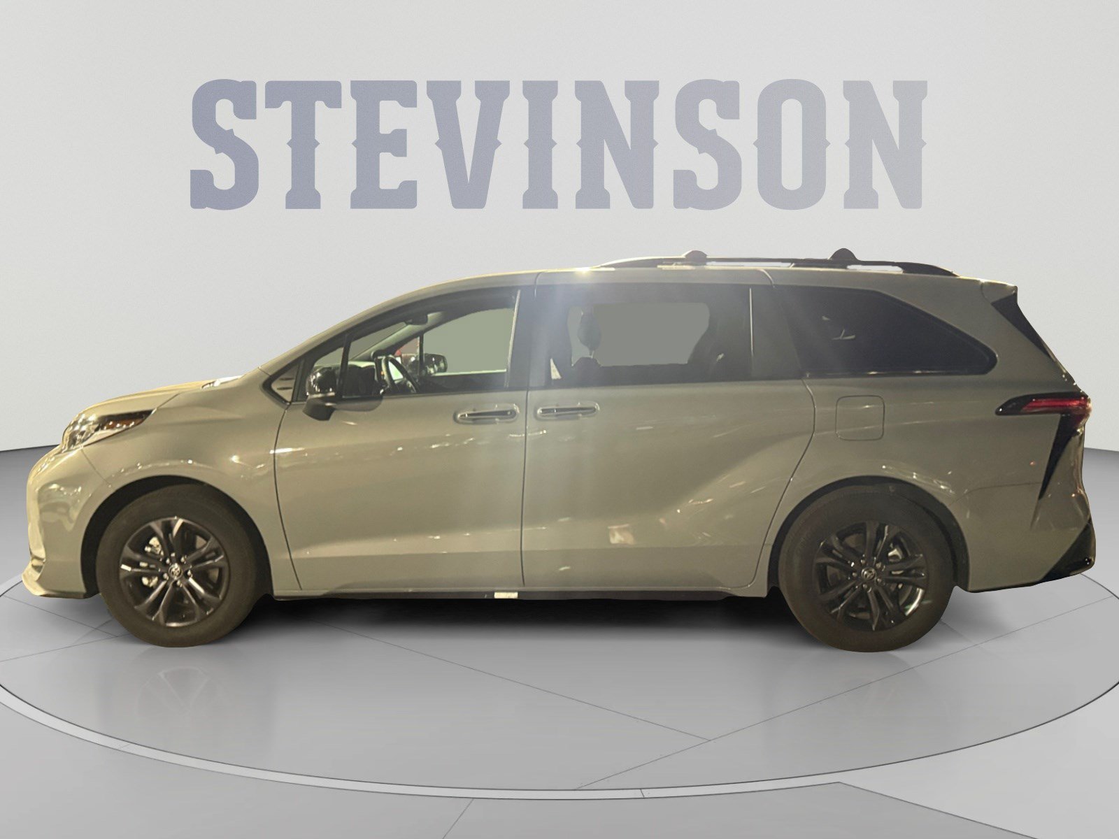 Used 2026 Toyota Sienna XSE AWD/4WD image 2