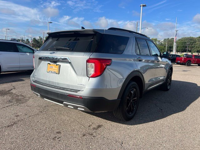 Certified 2023 Ford Explorer XLT w/ Equipment Group 202A AWD/4WD image 4