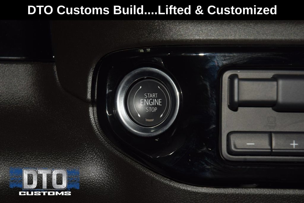 Used 2025 Chevrolet Silverado 1500 High Country w/ Midnight Edition AWD/4WD image 31