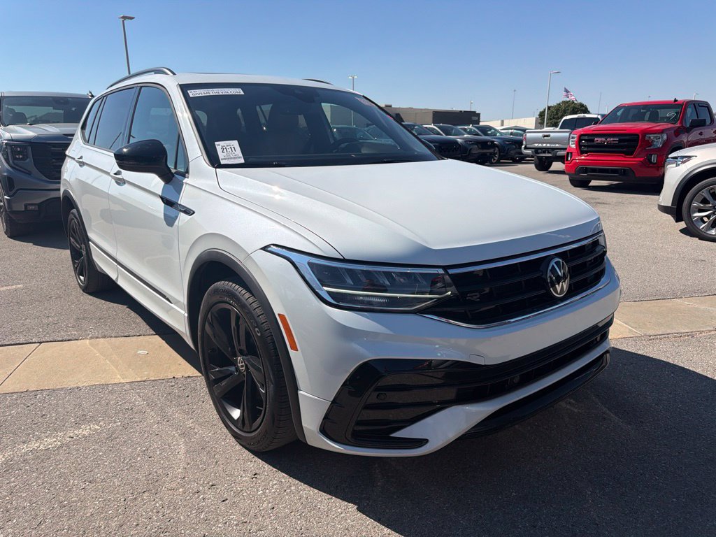 Used 2024 Volkswagen Tiguan SE R-Line FWD image 7