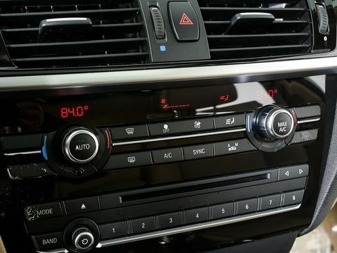 Used 2015 BMW X3 sDrive28i image 16