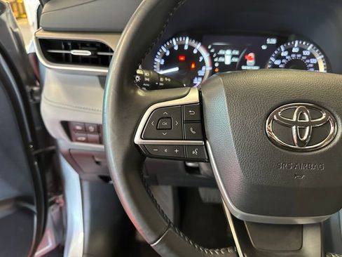 Used 2023 Toyota Highlander LE FWD image 20