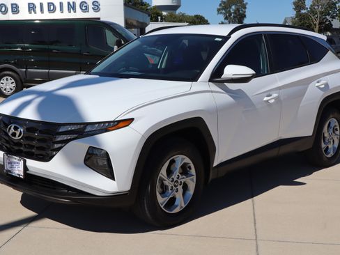 Used 2023 Hyundai Tucson SEL w/ Winter Package image 2