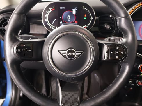 Used 2023 MINI Cooper 2-Door Hardtop FWD image 3