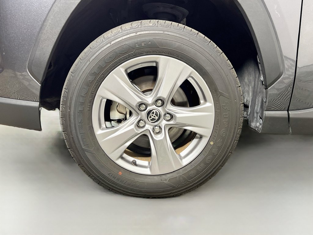 Used 2025 Toyota RAV4 XLE w/ Convenience Package AWD/4WD image 11