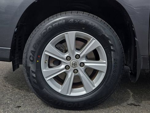 Used 2012 Toyota Highlander SE w/ Tow Pkg AWD/4WD image 9
