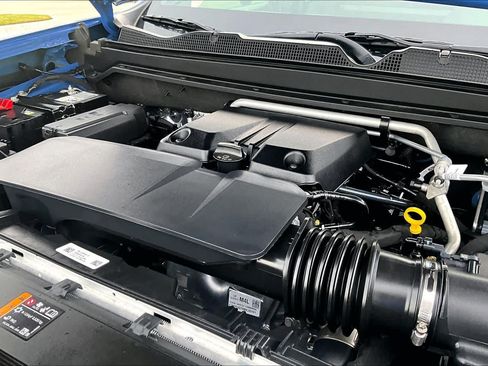 Used 2025 Chevrolet Colorado Trail Boss AWD/4WD image 31
