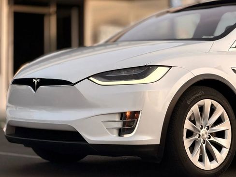 Used 2019 Tesla Model X Long Range image 4