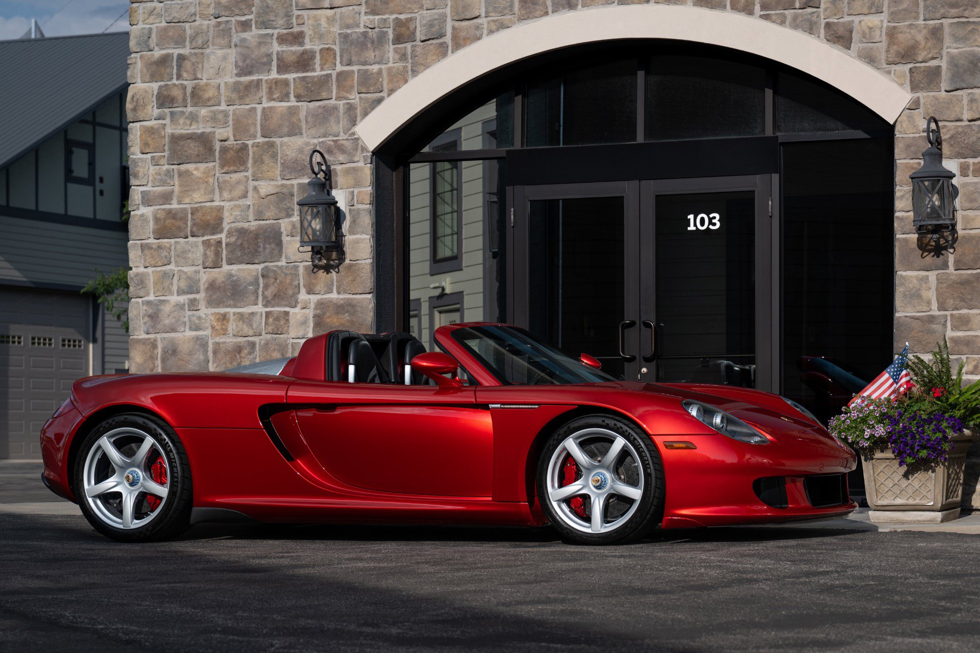 Used 2005 Porsche Carrera GT RWD image 26
