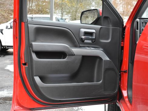 Used 2018 Chevrolet Silverado 1500 LT w/ All Star Edition image 9